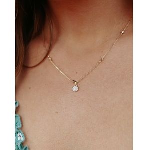 NWT Kendra Scott Nola Pendant Necklace